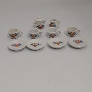 Vintage Child's Tea Set Play Dishes 4 Tea Cups & Saucer Set Floral Flower Basket